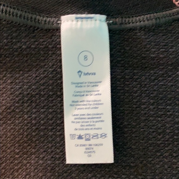 Long sleeve athletic T-shirt with hood from Ivivva - Picture 4 of 5